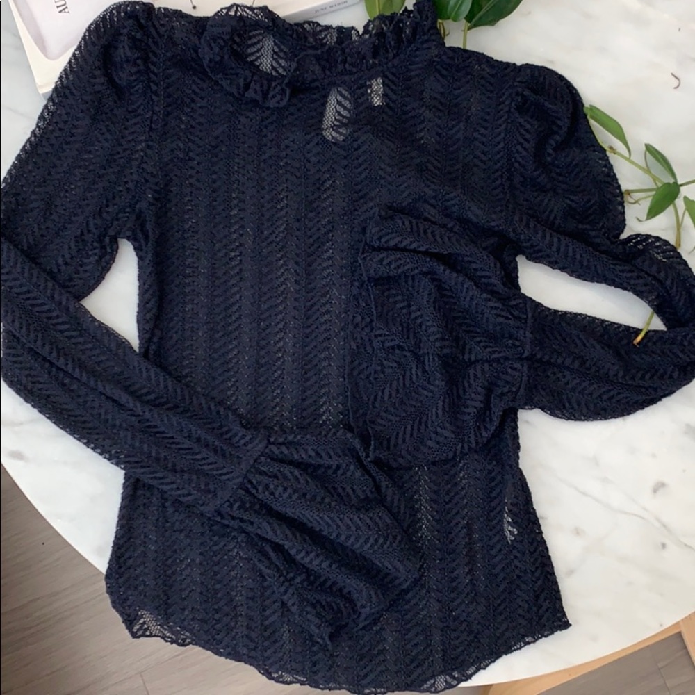 Sheer bell sleeve layering shirt